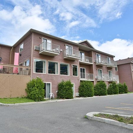 Hotel Le Versailles Saint-Sauveur Exterior photo