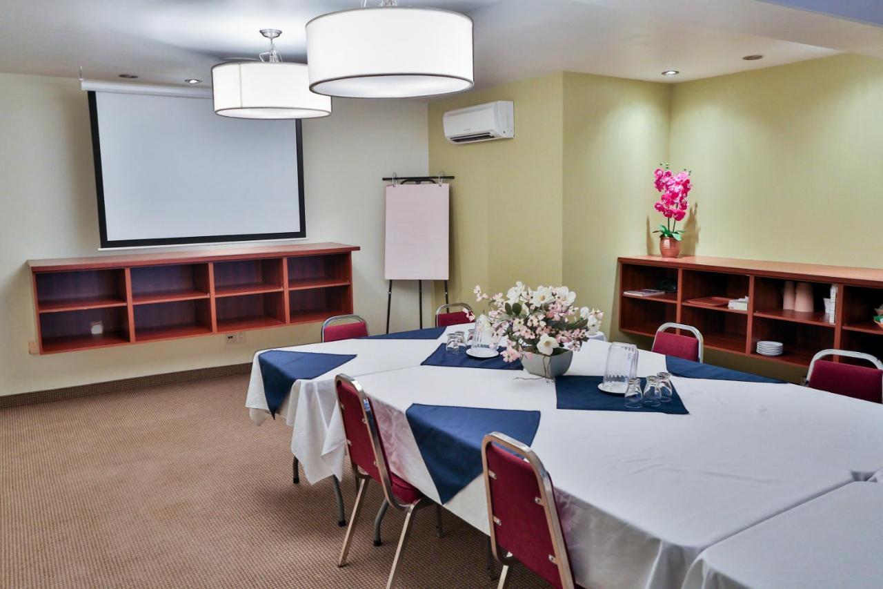 Hotel Le Versailles Saint-Sauveur Business photo